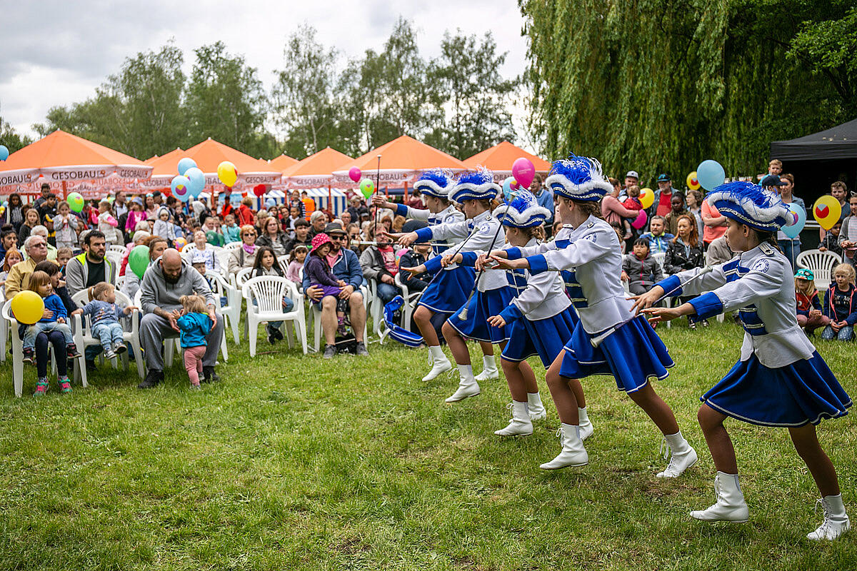 Cheerleader performen