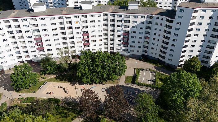 Bild zeigt Luftaufnahme der Wohnhausgruppe 914: Senftenberger Ring, Finsterwalder Straße