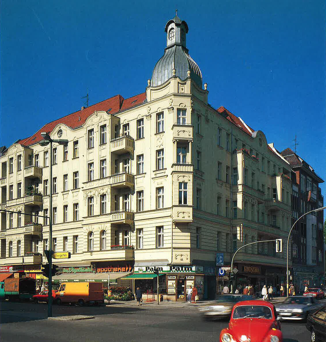 Außenaufnahme zeigt das Gebäude Müllerstraße 152 aus dem Jahr 1985.