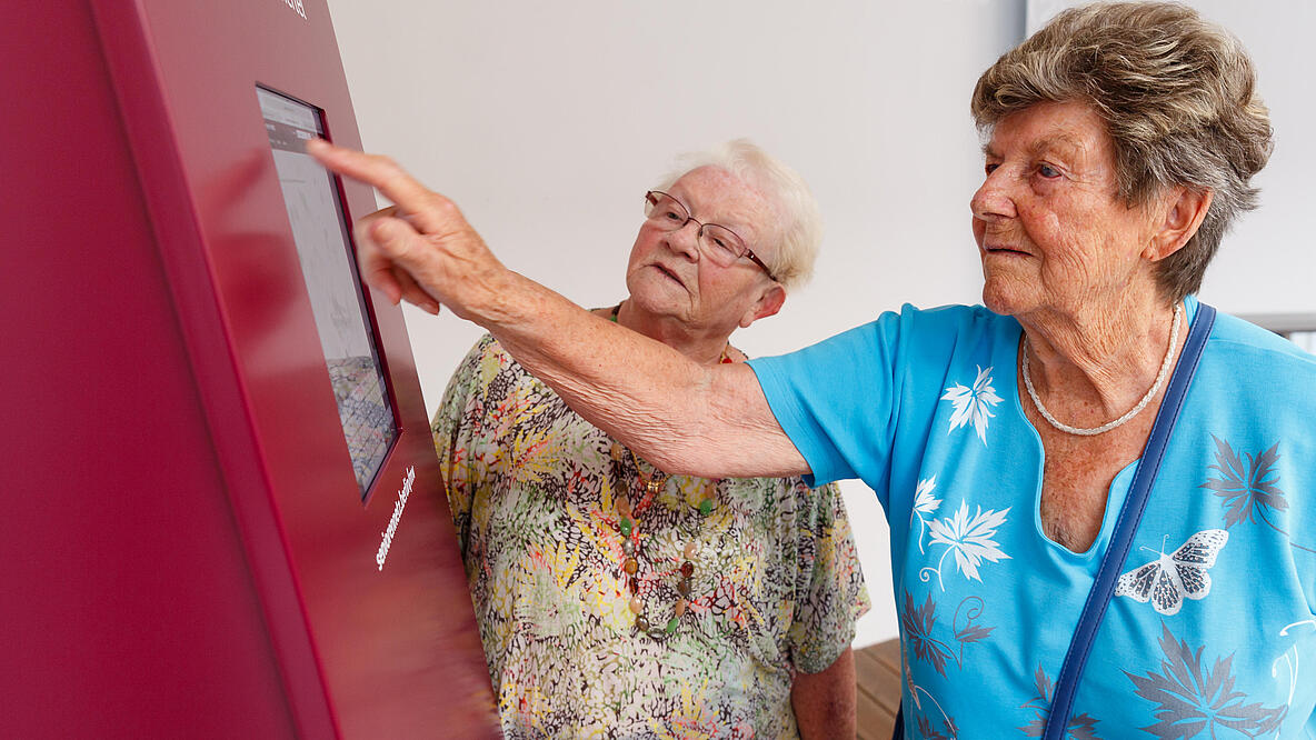 Zwei Seniorinnen