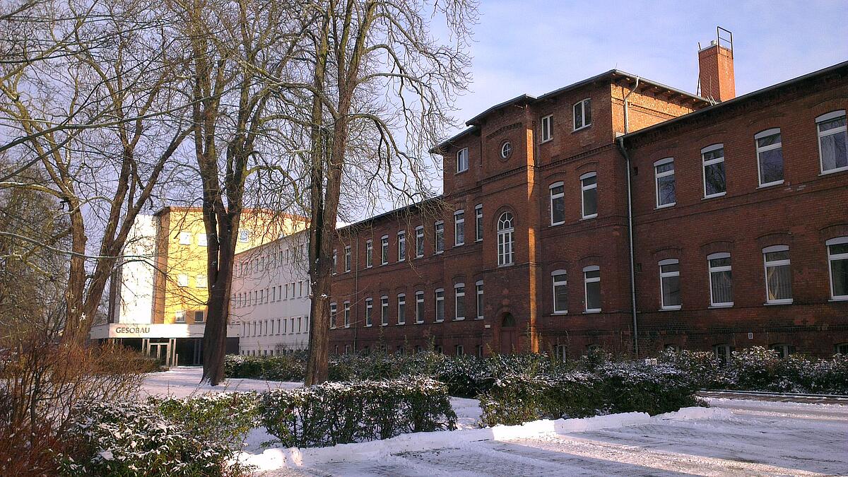 Außenaufnahme zeigt das alte Gebäude am Stiftsweg im Januar 2017.
