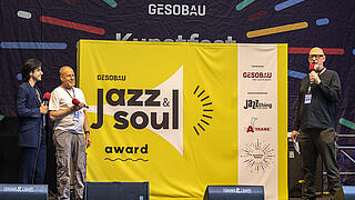 Außenaufnahme zeigt die Präsentation des neuen Jazz & Soul Award auf der Großen Bühne.