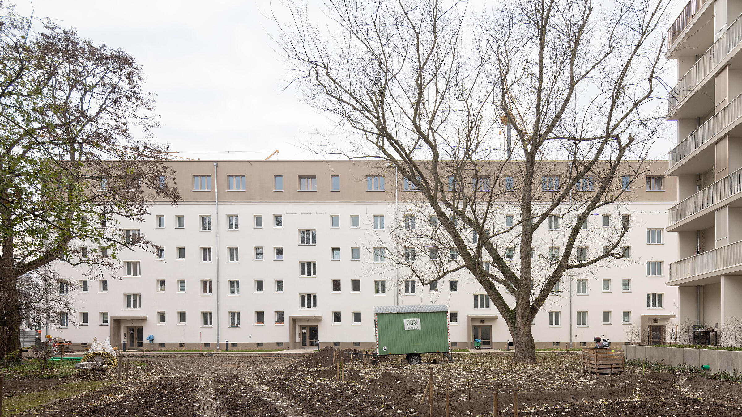 Fünfgeschossiges modernisiertes Wohnhaus