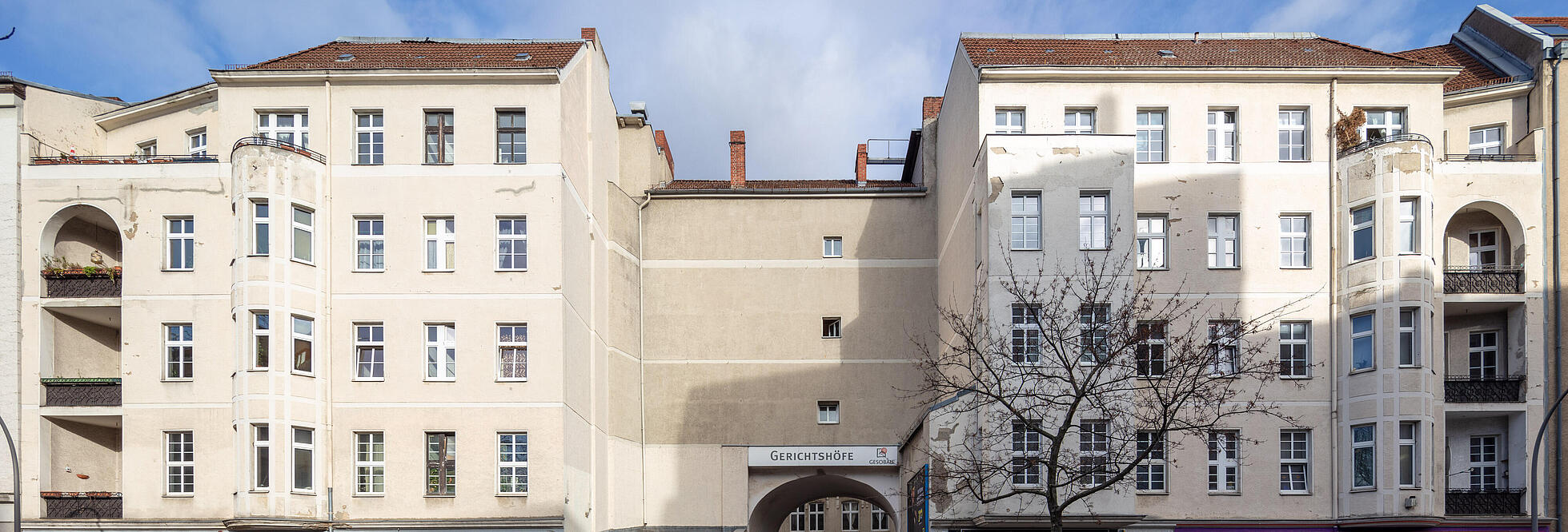 Vorderansicht Fassade mit Hofdurchgang Gerichtstraße 12/13