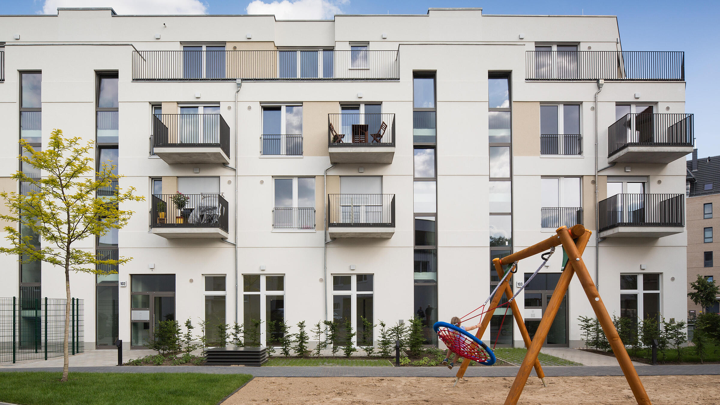 Spielplatz vor einem der Wohnhäuser