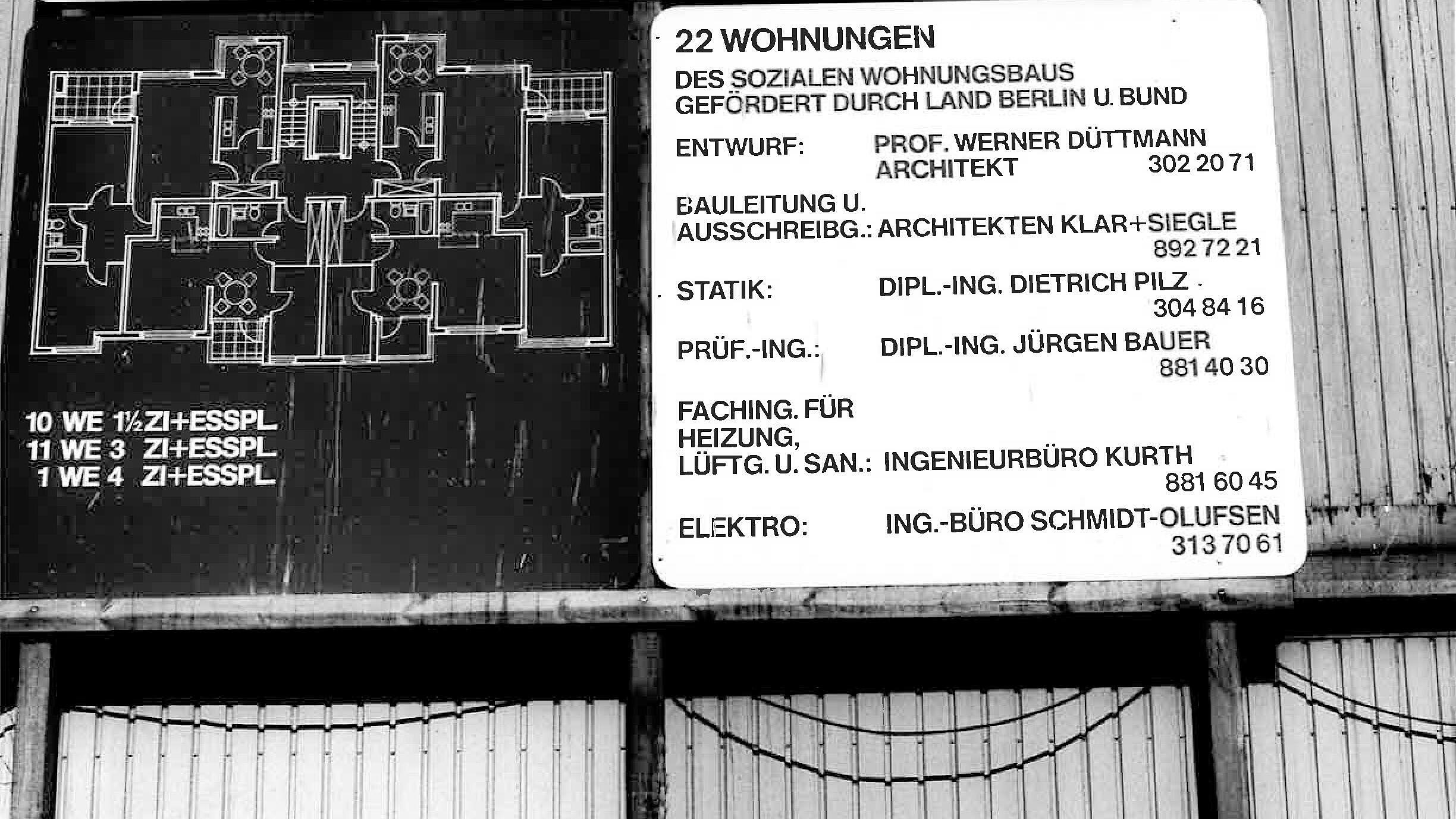 Bauschild für ein Neubauvorhaben in der Schulstraße 110 / 111 aus dem Frühjahr 1984.