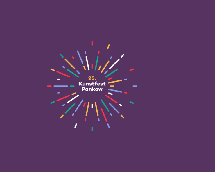 Das Logo des Kunstfest Pankow: Auf lila Grund bilden verschieden lange, bunte Farbstreifen wie Sonnenstrahlen einen Kreis um den Namen.