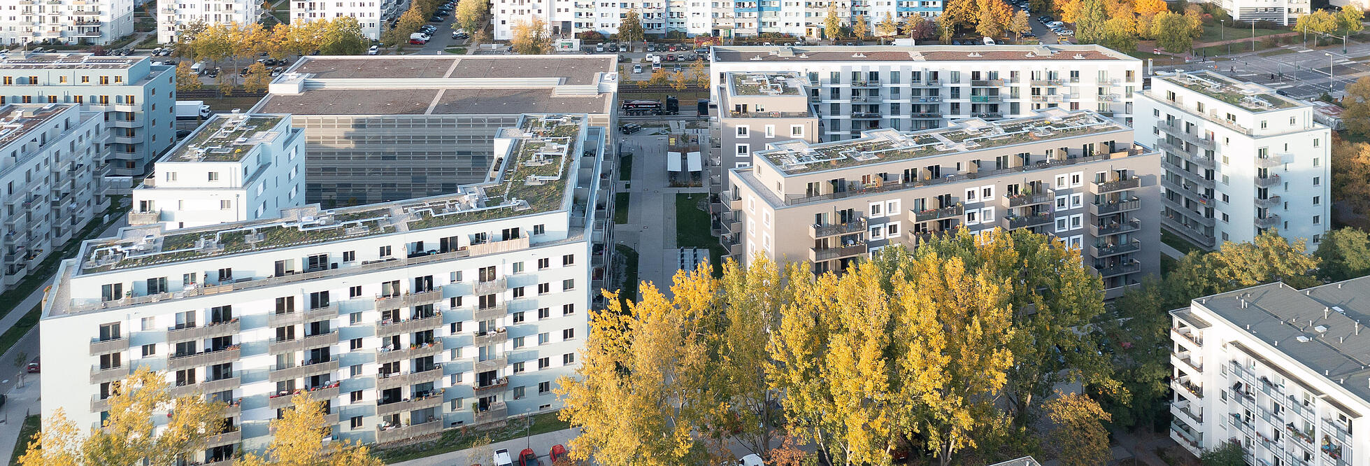 Luftaufnahme einer neugebauten Wohnanlage mit 255 Wohnungen