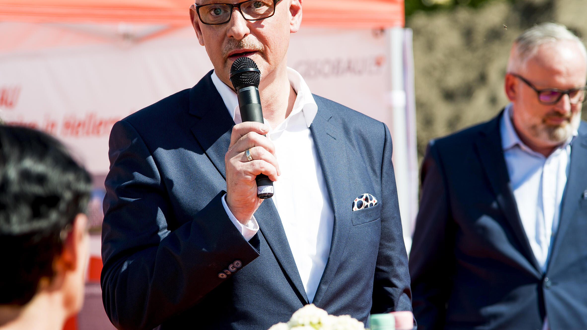 Jörg Franzen, Vorstandsvorsitzender der GESOBAU, hält eine Rede