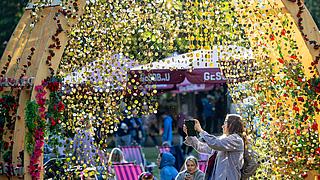 glitzernde Installation