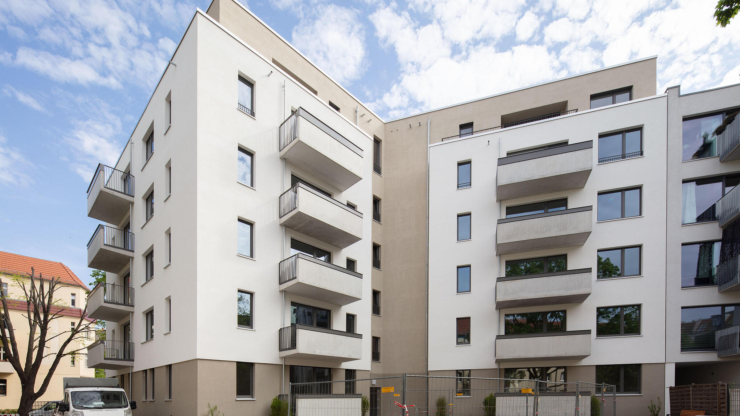 Blick vom Innenhof: Sechsgeschossiger Neubau in der Mühlenstraße