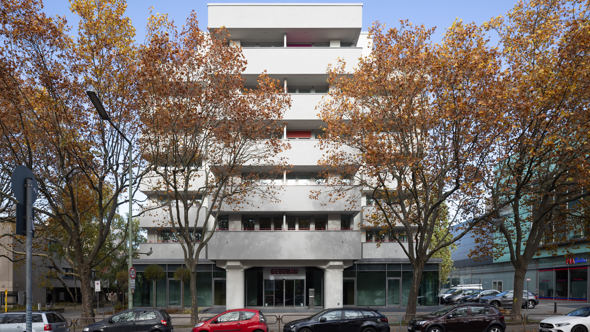 Fassadenansicht WHG 980 vom Wilhelmsruher Damm aus