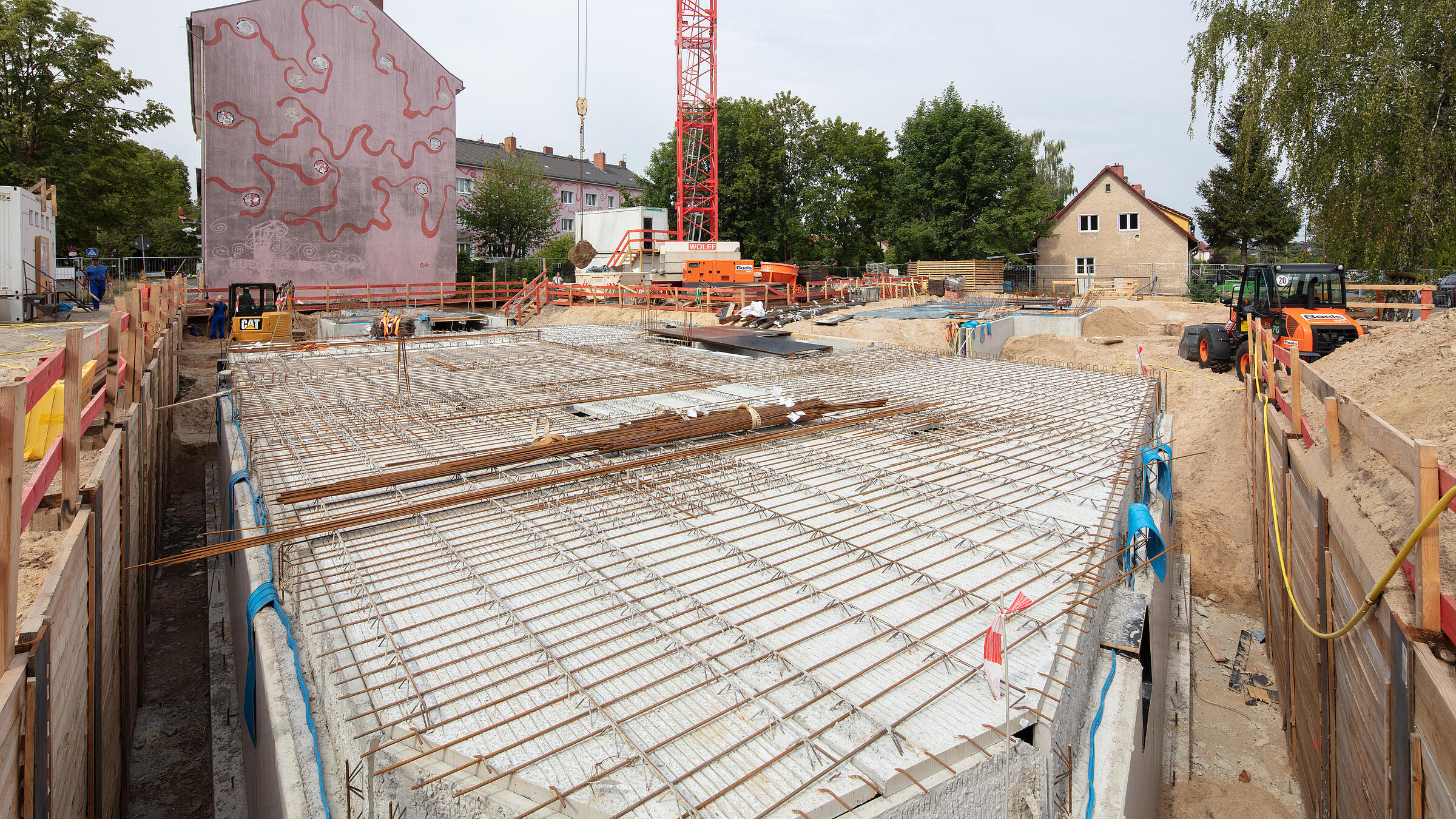 Baustelle mit Kran