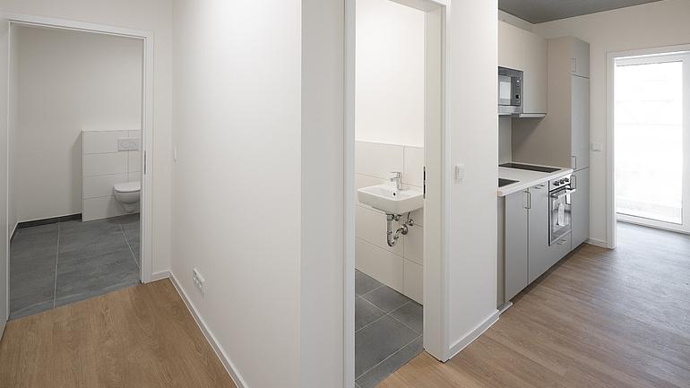 Exklusiv für Studis/Azubis - helles Zimmer in einer 2er-WG – Foto 5