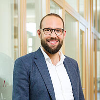 Portraitfoto Jonas Eicher, Kundencenterleiter Neubau und Investition