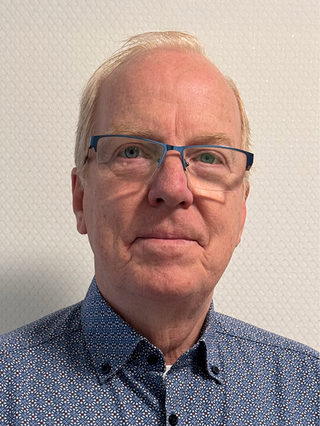 Portraitfoto zeigt Peter Sedlag.