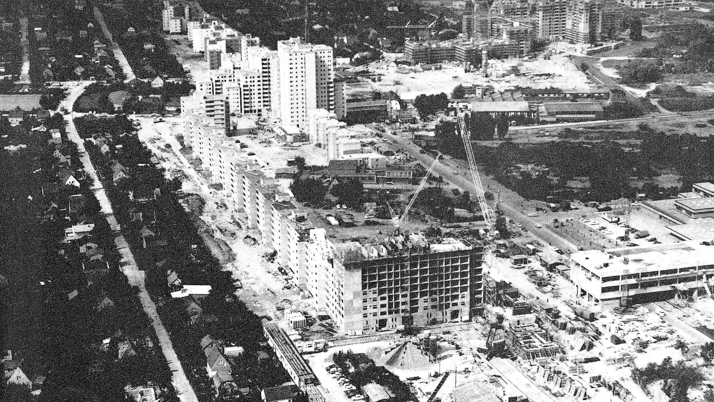 Luftaufnahme der Hochhaussiedlung Märkisches Viertel