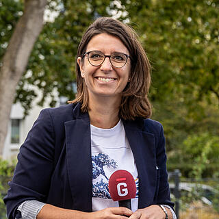 Lars Holborn und Nadja Zivkovic sprechen auf der Bühne