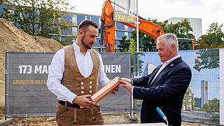 Impression der Grundsteinlegungszeremonie in der Sterkrader Straße 47