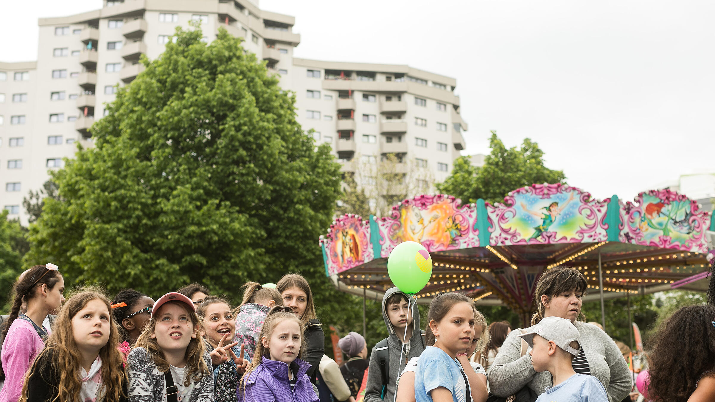 Menschen auf dem Viertel Fest