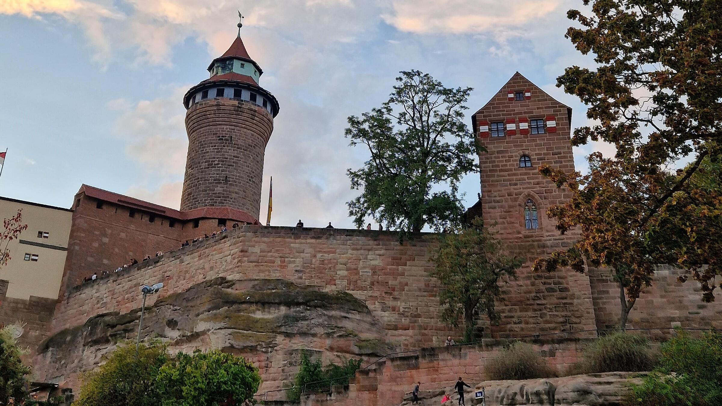 Außenaufnahme zeigt die Kaiserburg in Nürnberg.