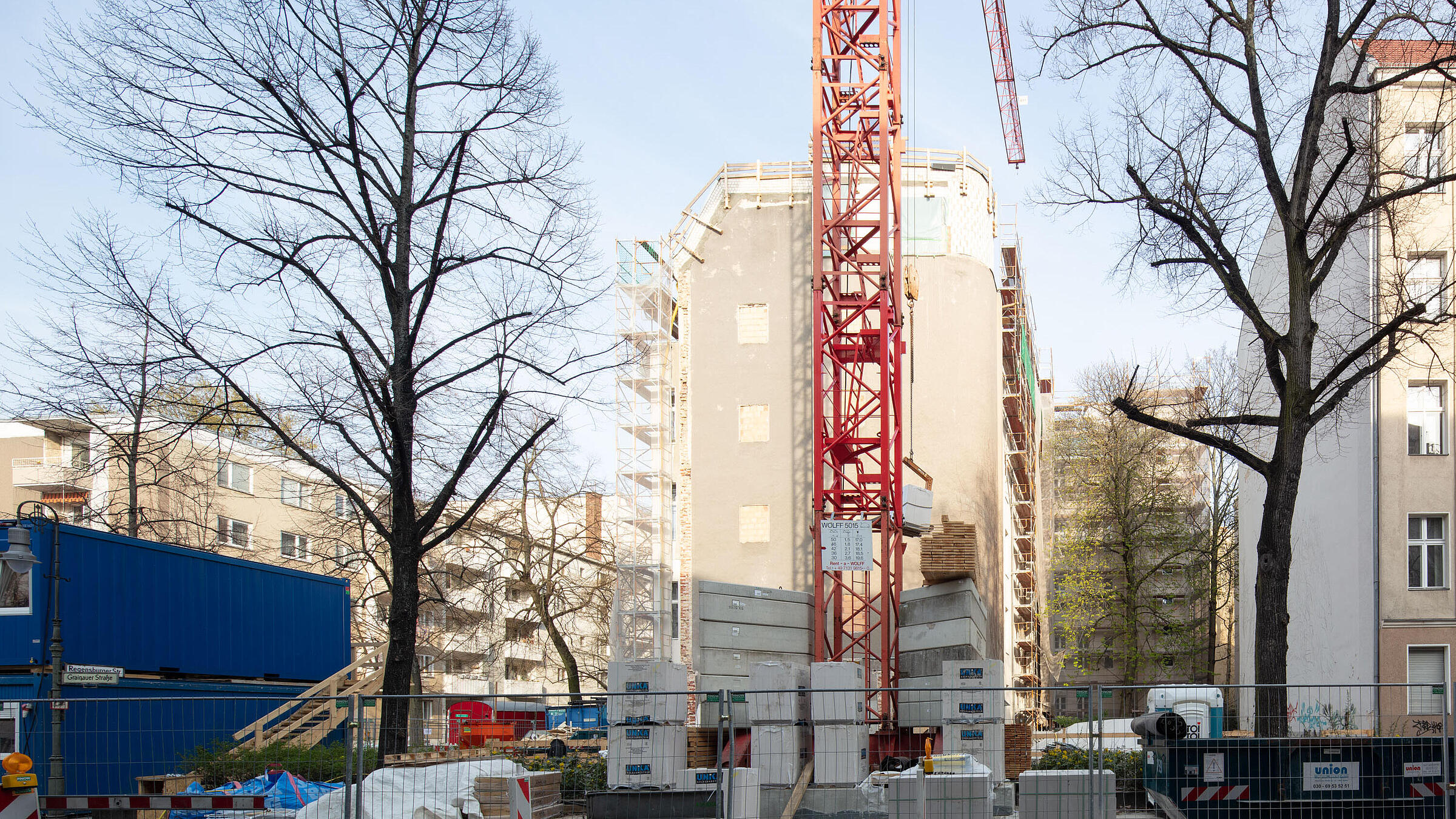 Kran auf einer Baustelle