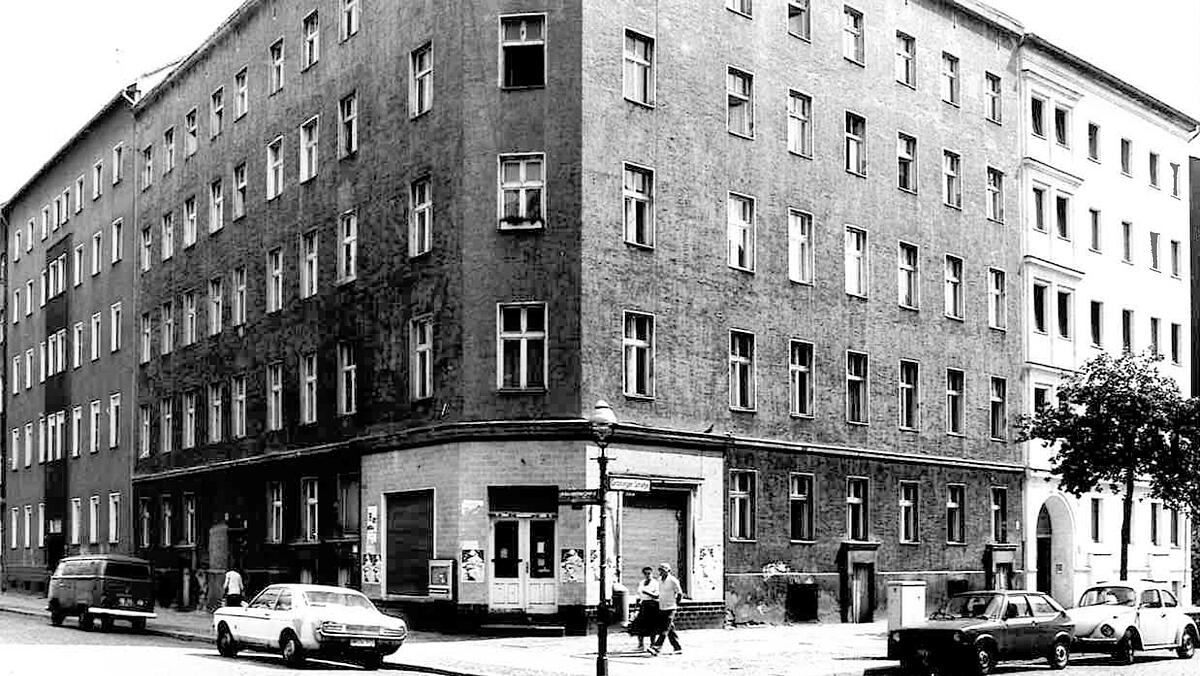 Außenaufnahme zeigt die Liebenwalder / Ecke Groninger Straße vor ihrer Sanierung.