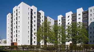 Aneinandergereihte Hochhäuser im Märkischen Viertel