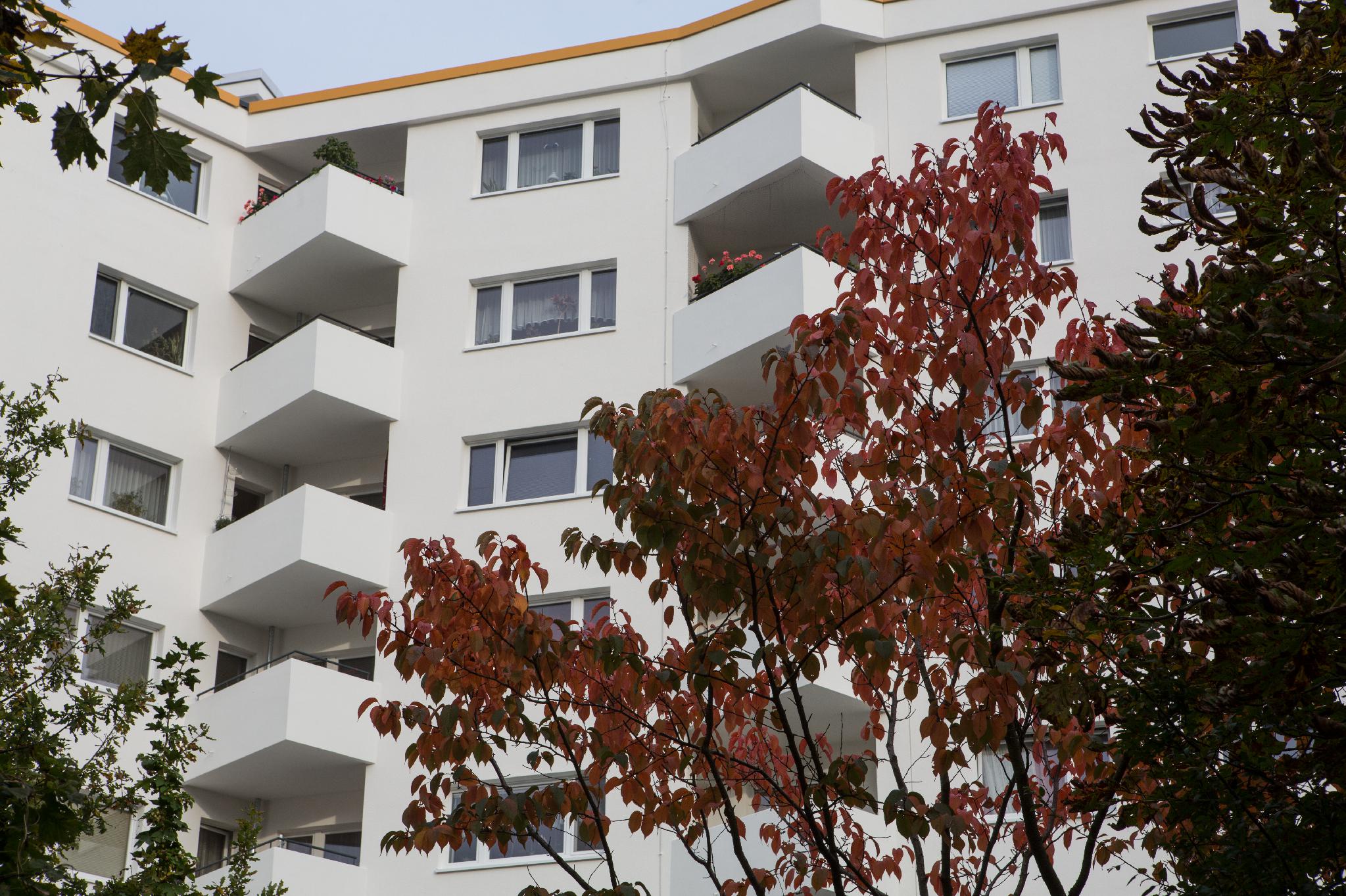Hochhaus mit Balkon