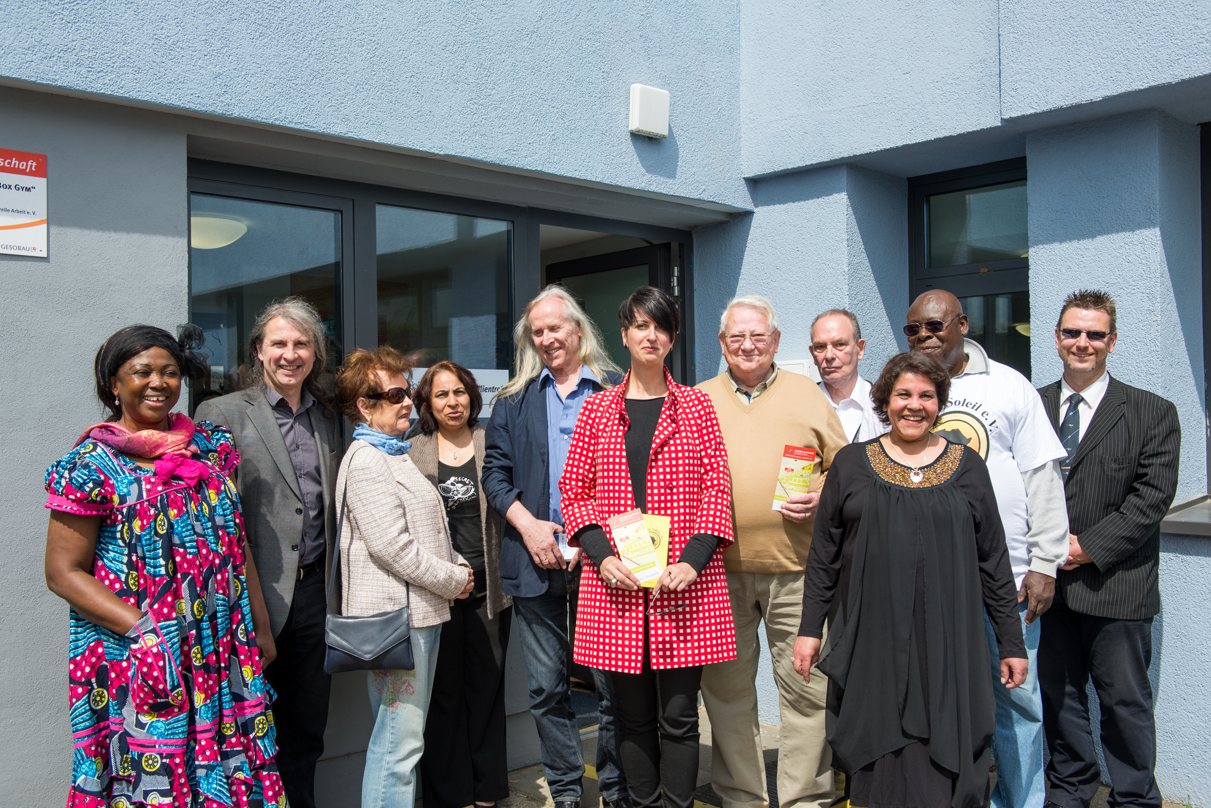 Gruppenfoto bei der Eröffnung des Gesobau-Familientreffs